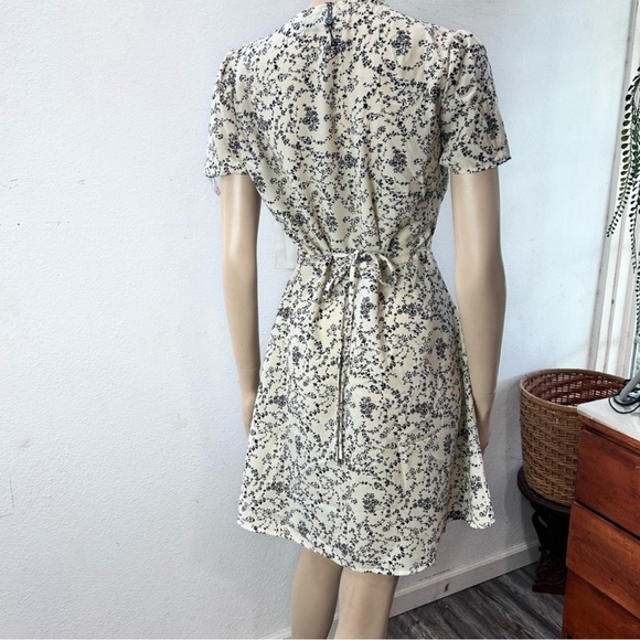 MISSGUIDED floral short sleeve dress - Picture 7 of 13